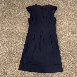 Super cute navy dress with pockets!